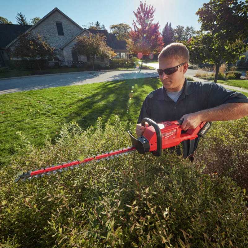 M18 FUEL Hedge Trimmer has power to cut 3/4 in. branches