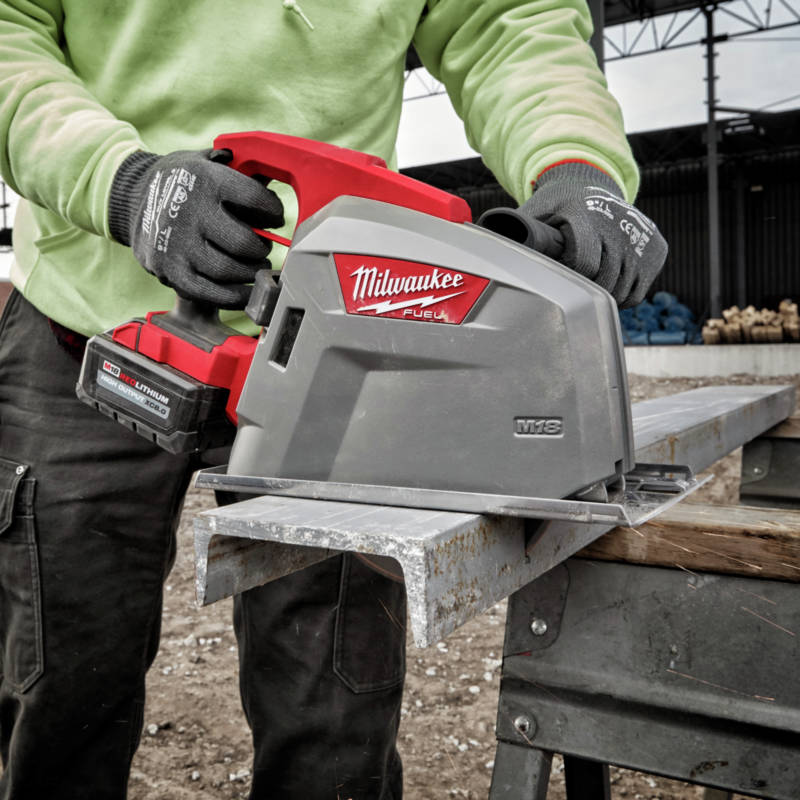 M18 Metal Cutting Circular Saw generates 15A corded power