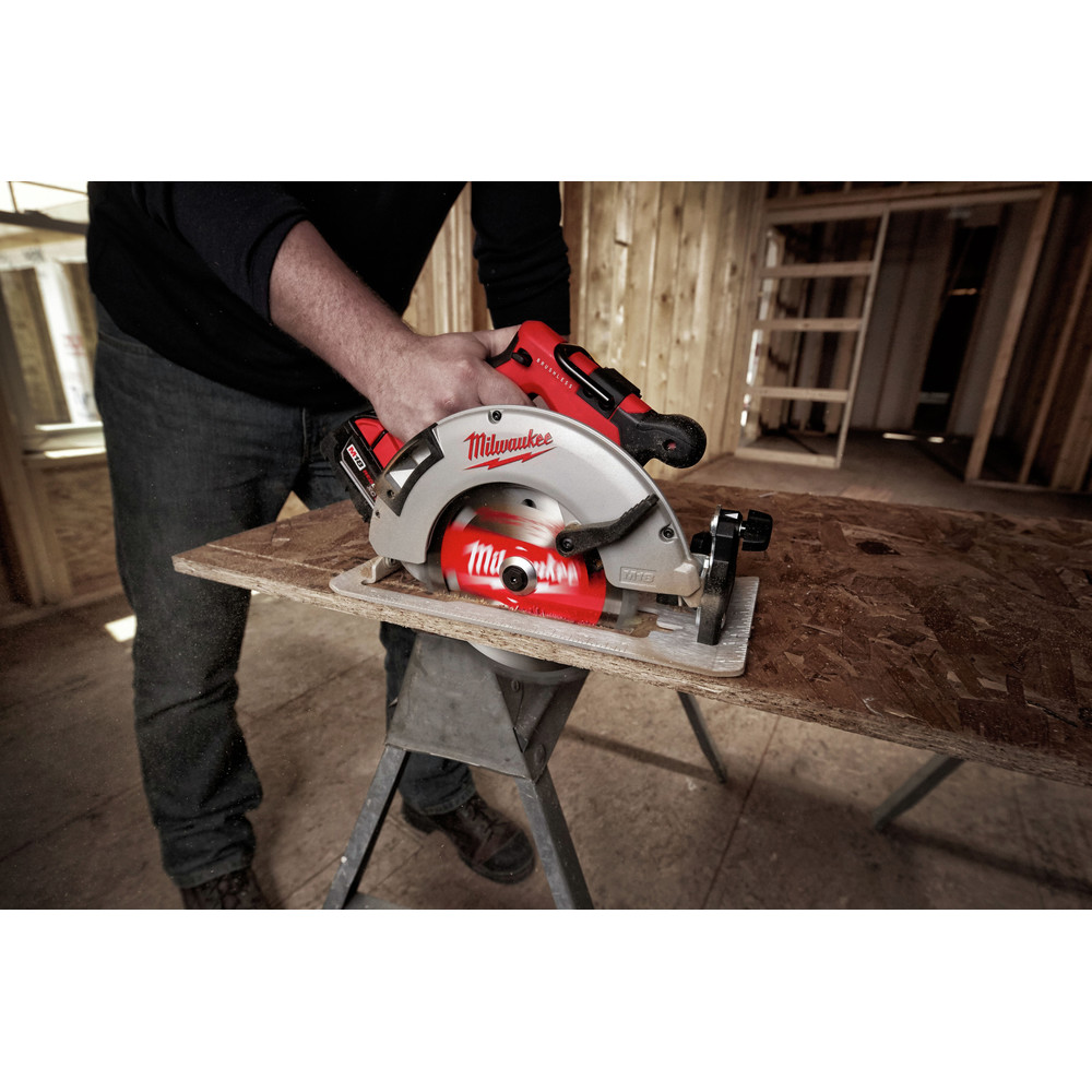 Milwaukee 263121 M18 Brushless 714 in. Circular Saw Kit CPO Milwaukee